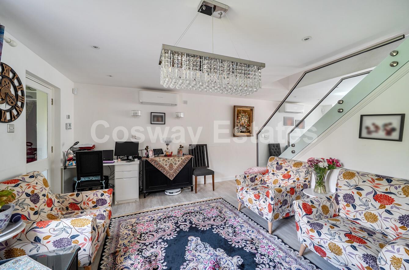 Rowlands Close, Mill Hill, NW7, London